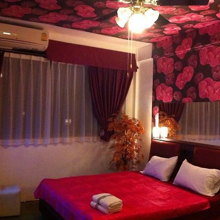Maxwell Inn Pattaya Esterno foto