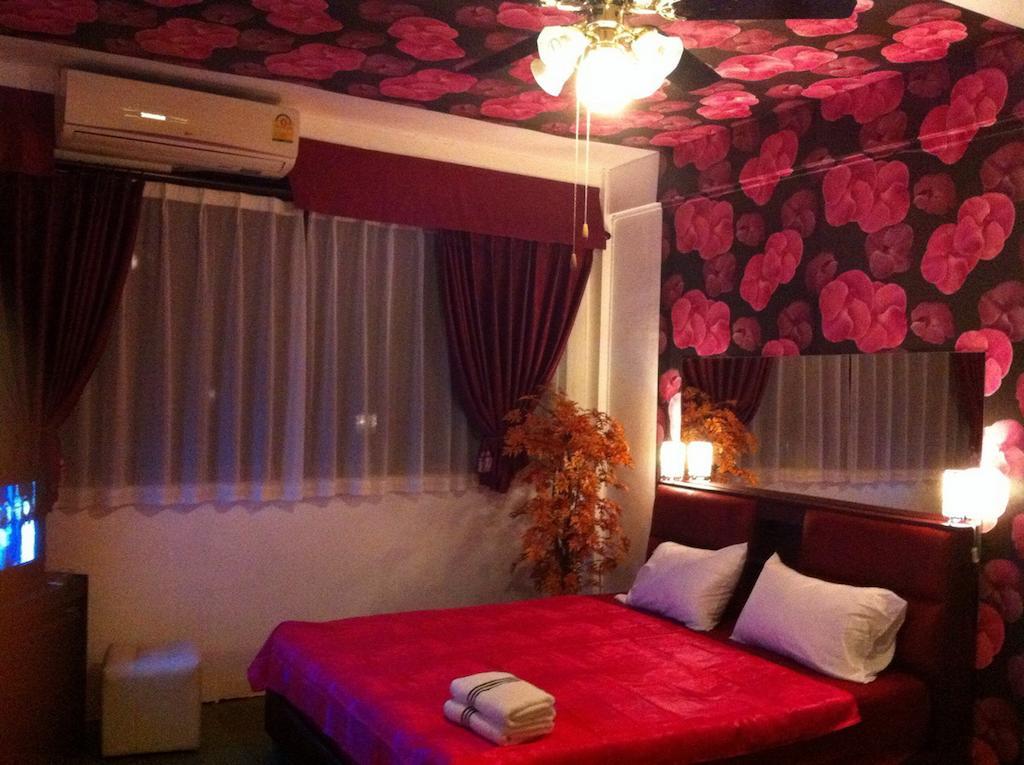 Maxwell Inn Pattaya Esterno foto