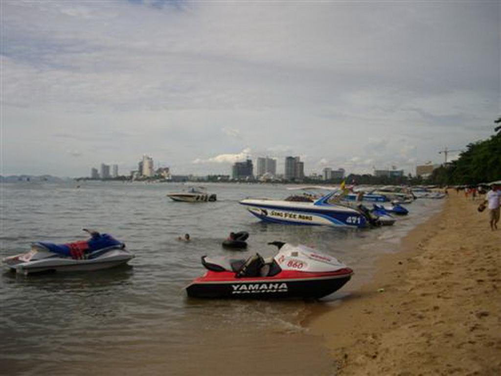 Maxwell Inn Pattaya Esterno foto