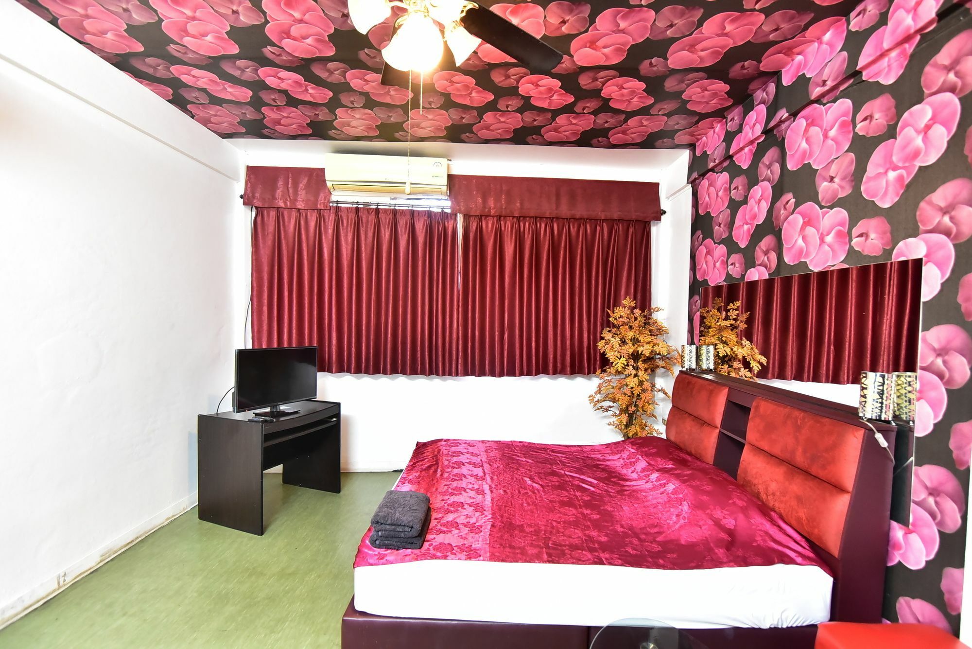 Maxwell Inn Pattaya Esterno foto